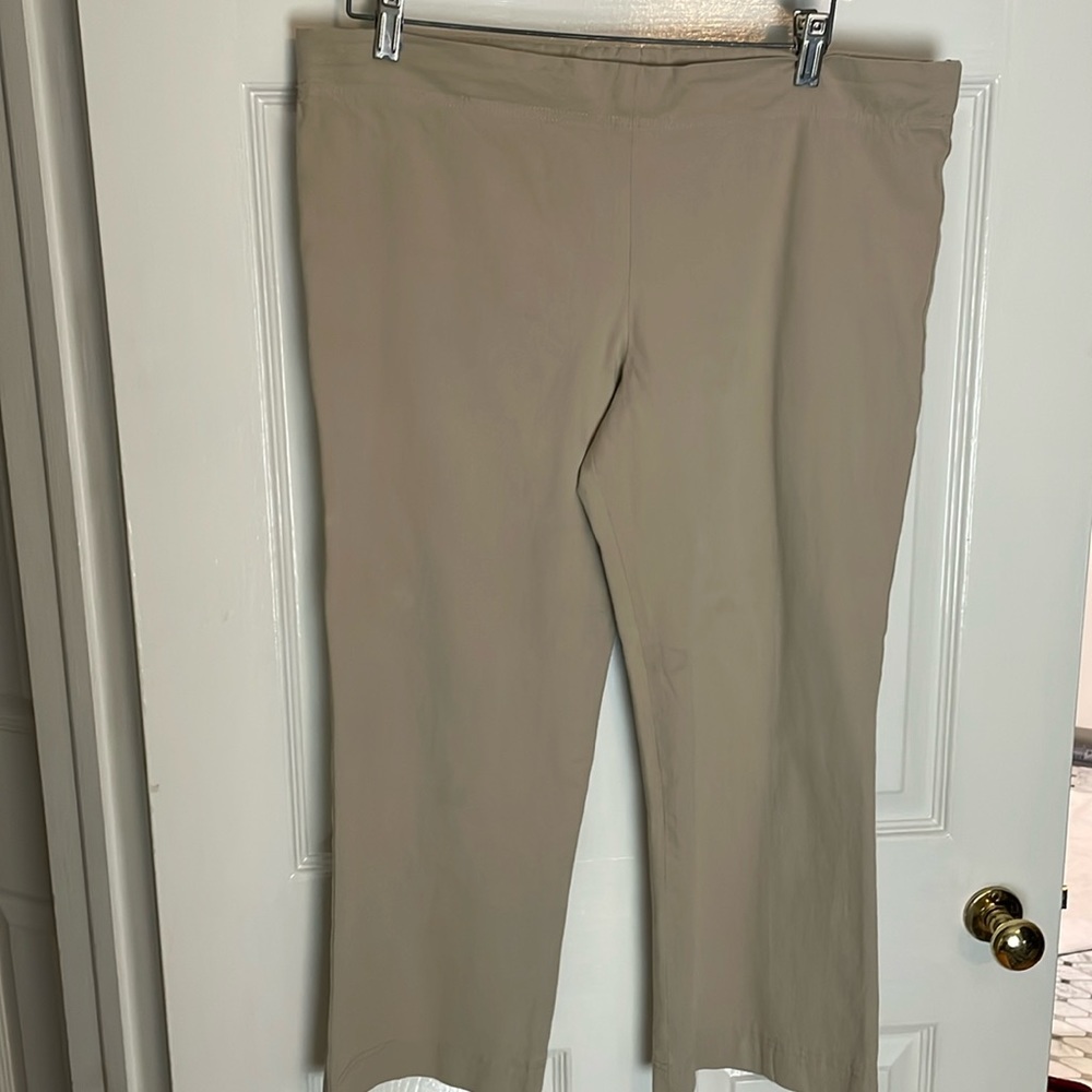 Maternity cropped khaki pants with adjustable waist
